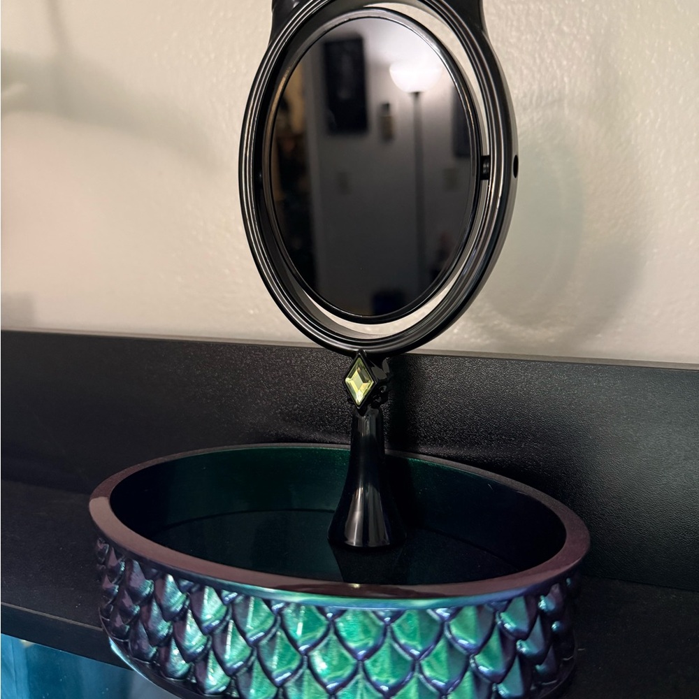 Maleficent Vanity Mirror with Tray